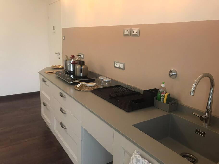 Zenzero & Cannella Boutique Rooms ตรีเอสเต ภายนอก รูปภาพ