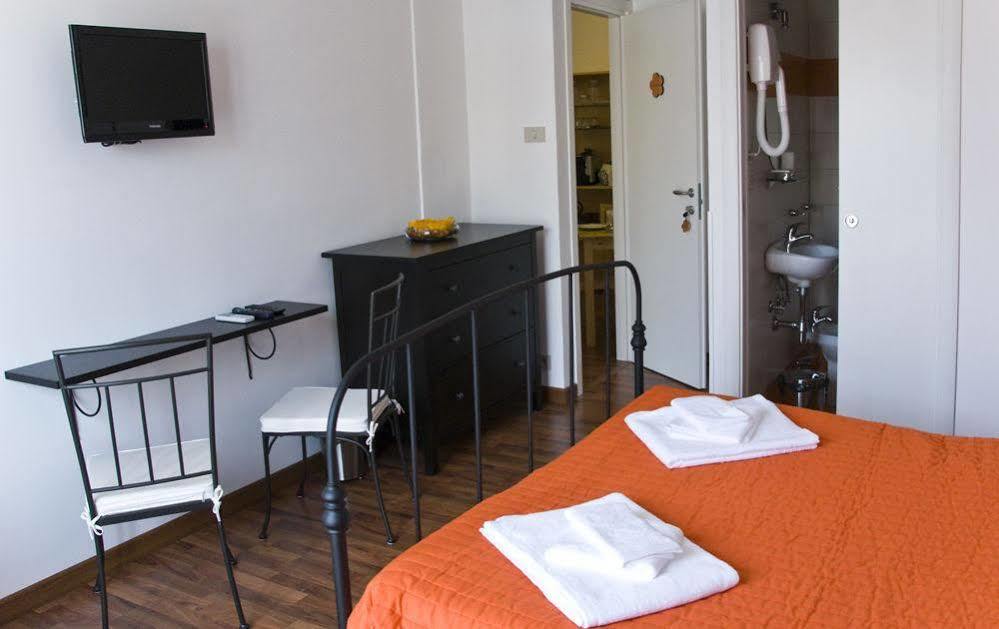 Zenzero & Cannella Boutique Rooms ตรีเอสเต ภายนอก รูปภาพ
